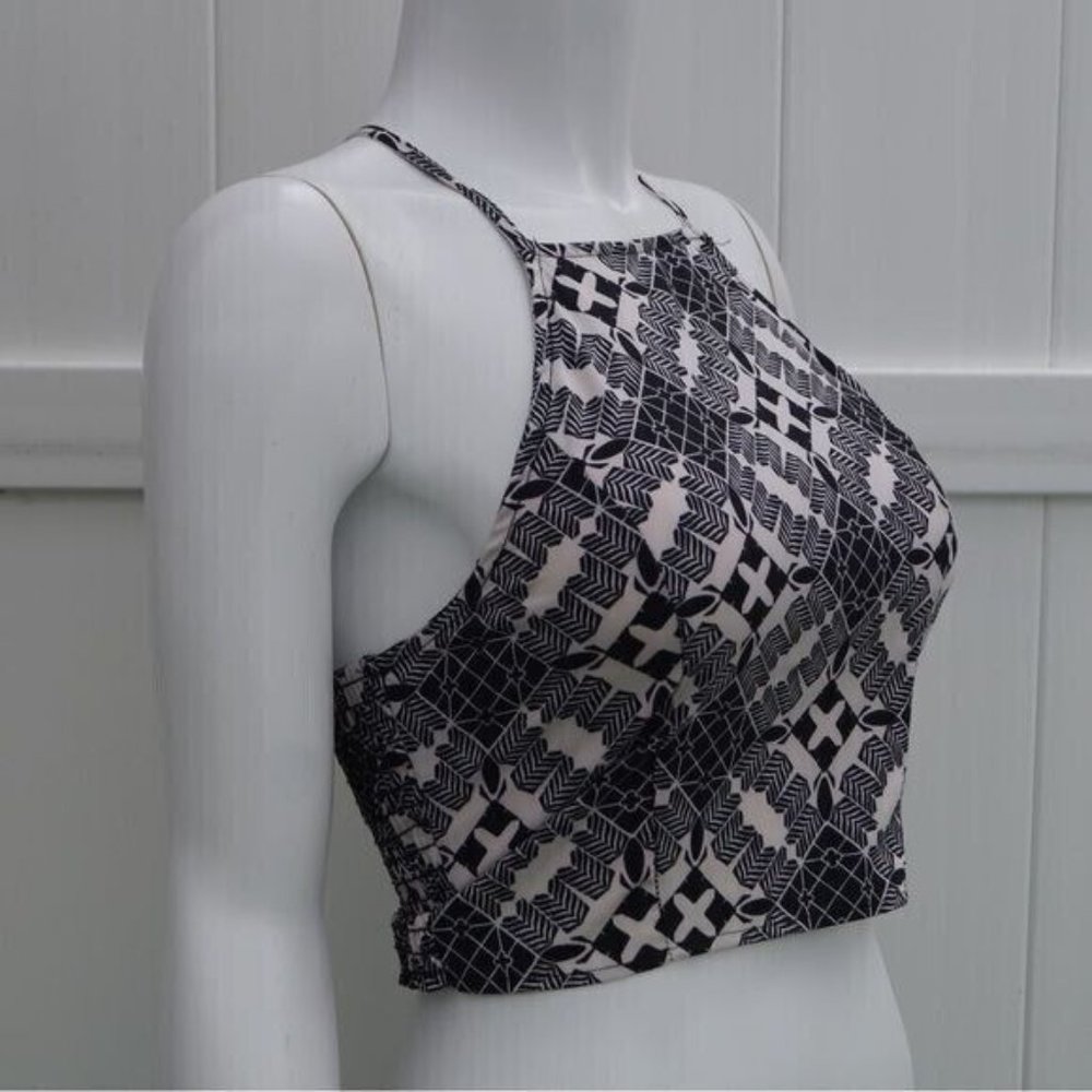 Black and white cropped top with smocked back Size XS - Picture 7 of 9